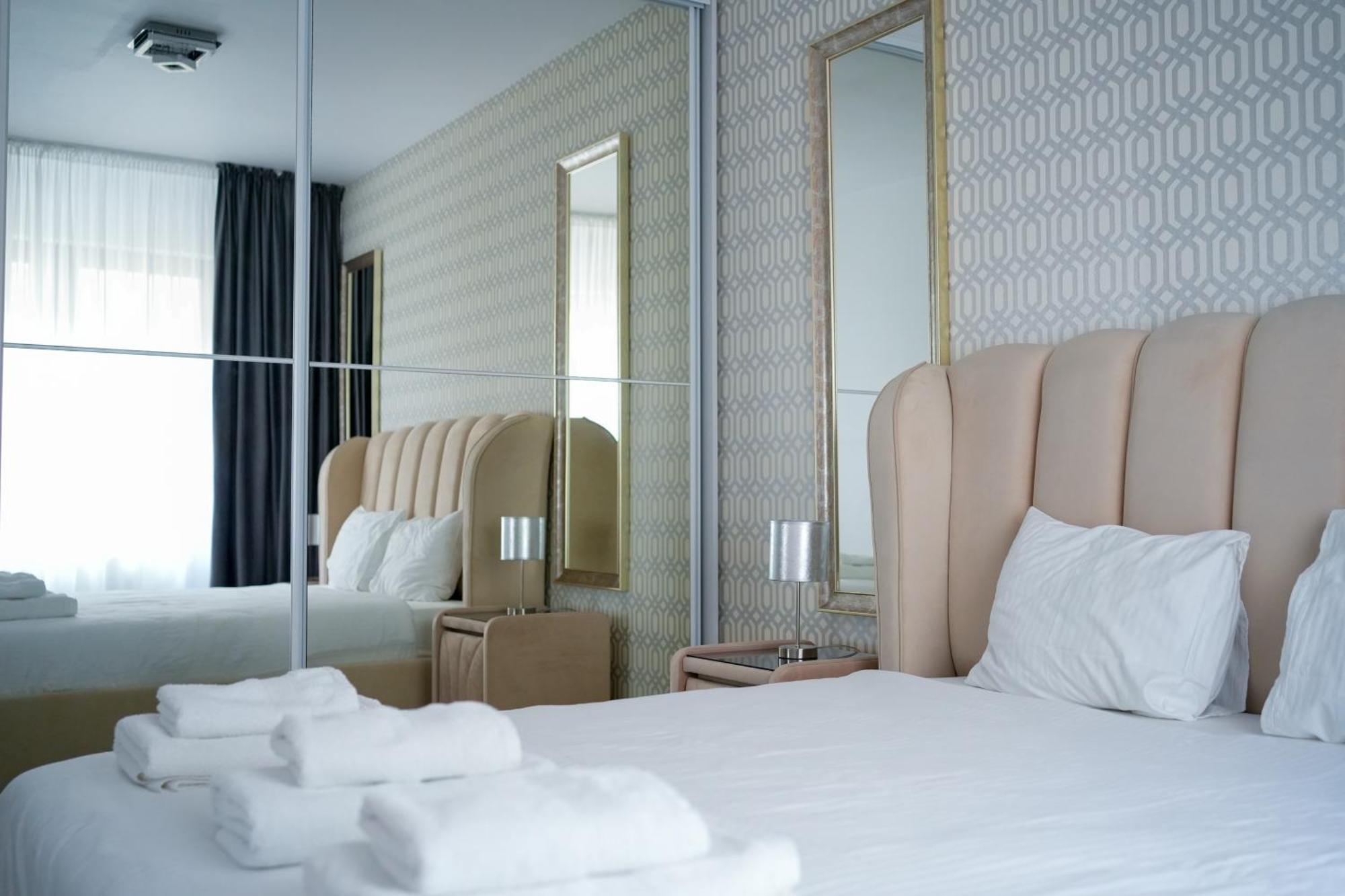 Karol Suites Bukarest Exteriör bild